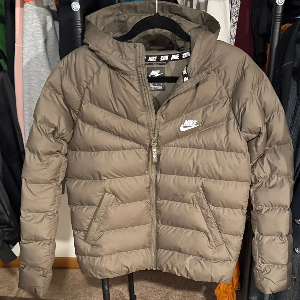 Nike Olive Hooded Puffer Jacket - Picture 1 of 2